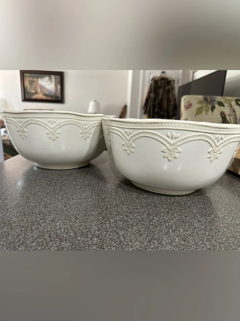 Brand New Pioneer Woman set of 2 ceramic serving bowls - Farmhouse lace